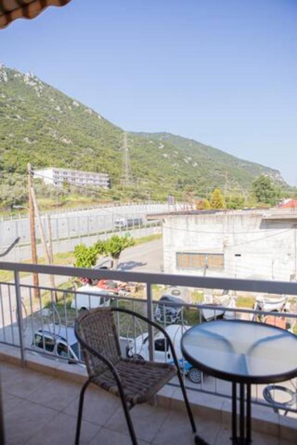 Vasileiou Apartments Kamena Vourla Exteriör bild