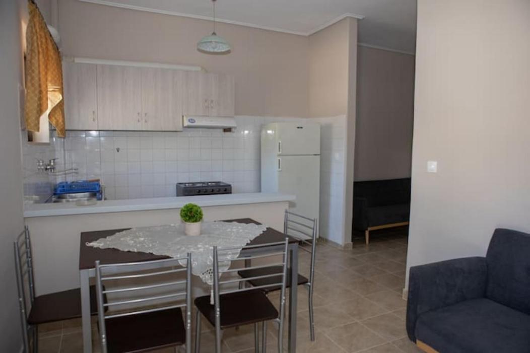 Vasileiou Apartments Kamena Vourla Exteriör bild